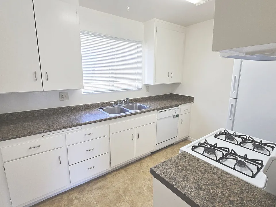 Makau Apartments