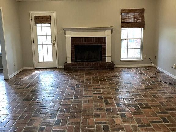 3rd image of 104 Meadow Cir