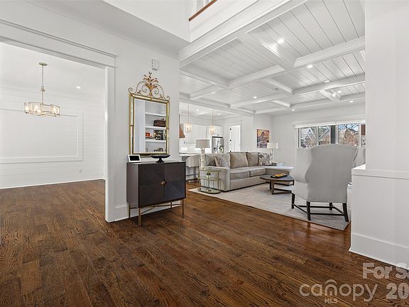 4th image of 2336 Springdale Ave