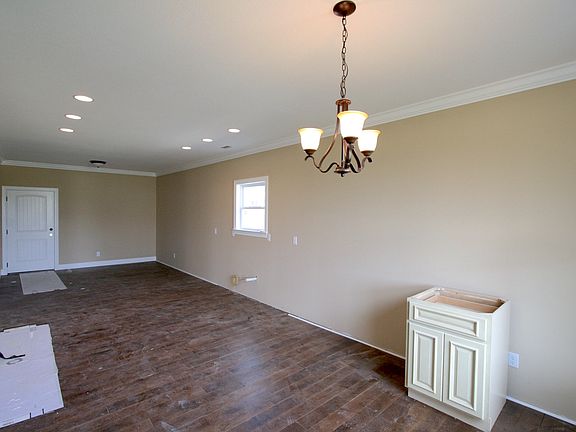 Large eat-in kitchen