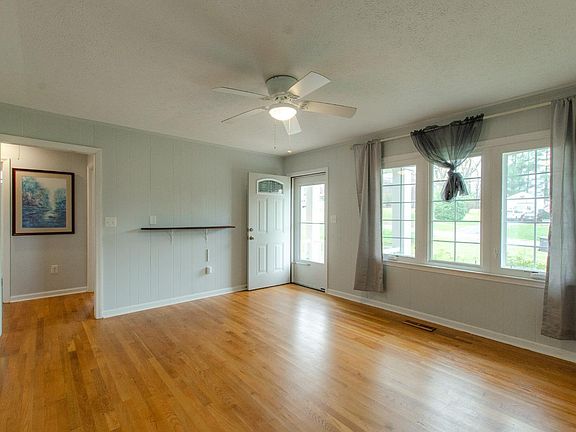 4th image of 609 Vine St