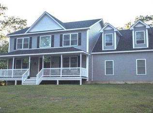 101 N Castle Ct, Milford, PA 18337