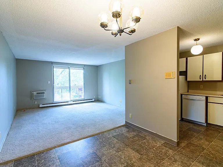 30 Strauss Dr — Photo 4