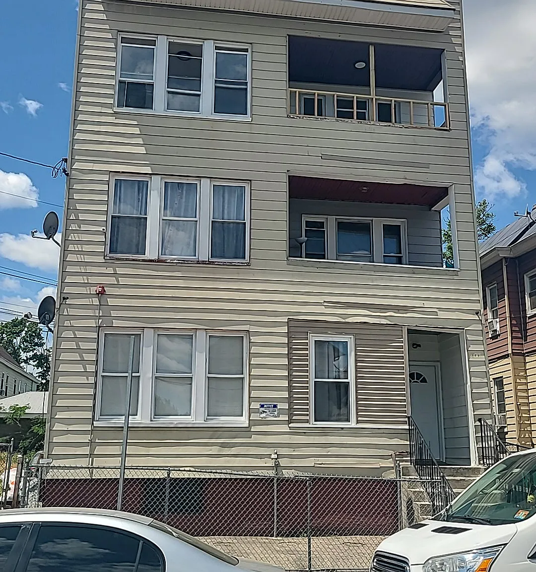 380 E 29th St — Photo 1