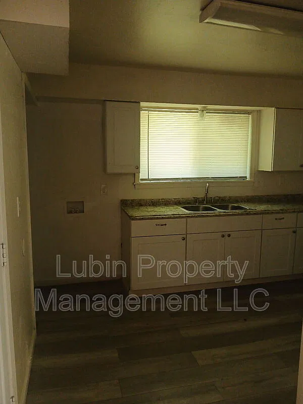 3 bed, 2.0 bath, 1064 sqft, $1,250 — Photo 2
