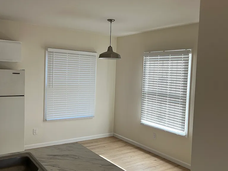 623 N Euclid Ave — Photo 2
