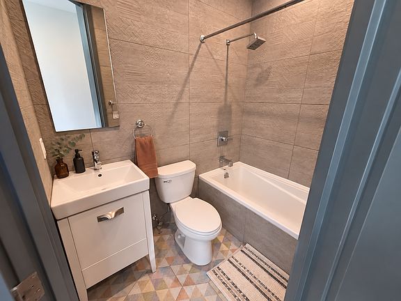 4th image of 13 Marcus Garvey Blvd APT 3R