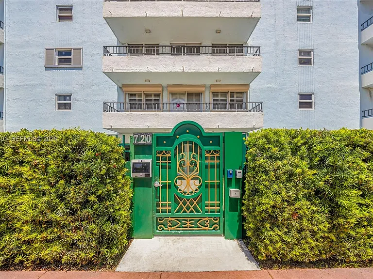 720 Collins Ave #603 — Photo 41