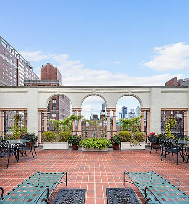 Sold by Compass | media 10