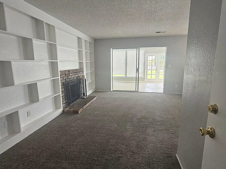 12 Sharon Dr — Photo 16