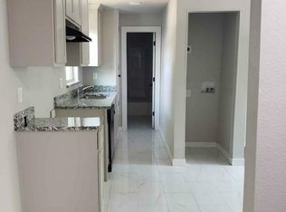 402 N Anglin St #B, Cleburne, TX 76031