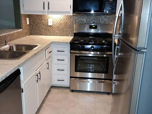 4th image of 7007 Rodling Dr Unit C