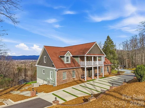 38 Sweetwater Oaks Dr, Fletcher, NC 28732