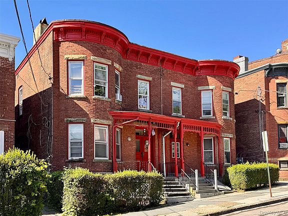 2nd image of 51 Benkard Avenue