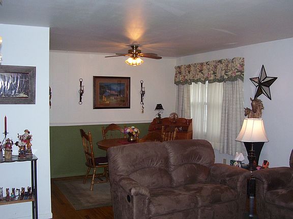 Living Room/Dining Room