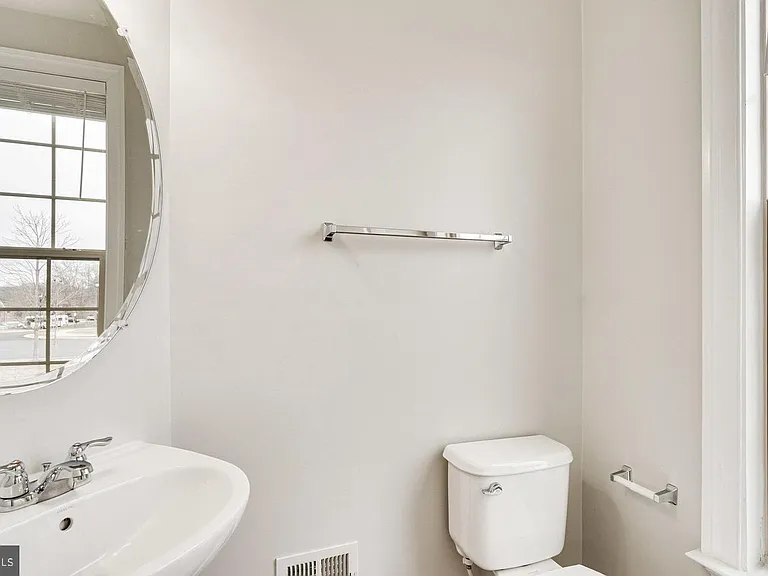 42695 Macauley Pl — Photo 15