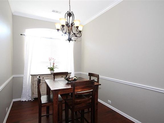 2nd image of 2441 Spillway Cir