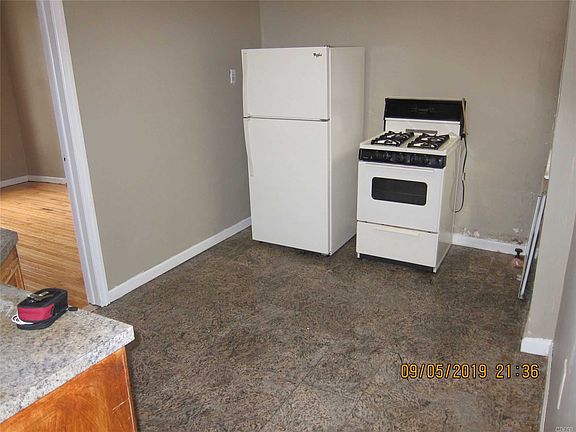 2nd image of 21165 Jamaica Ave