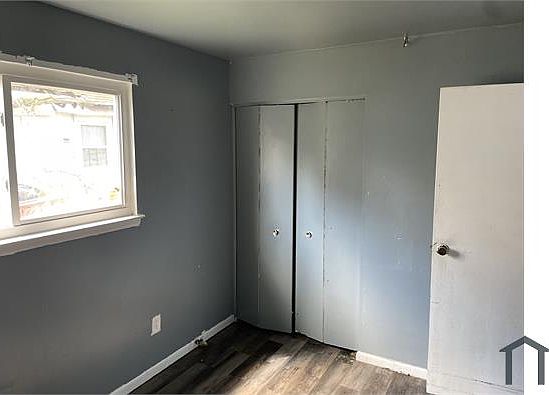 3rd image of 20310 Hamburg St