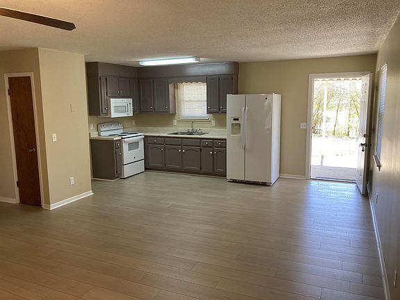2nd image of 4521 River Oak Dr