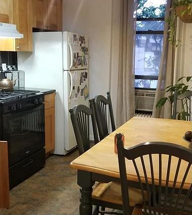 2nd image of 560 Morgan Ave APT 2F