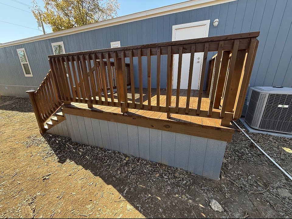 1st image of 221 W Division St