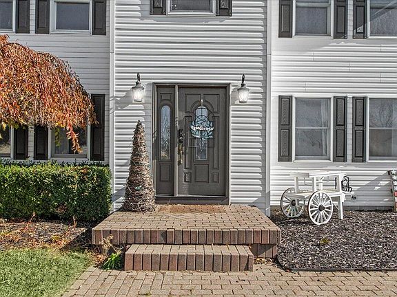 4th image of 143 Lincoln Pl