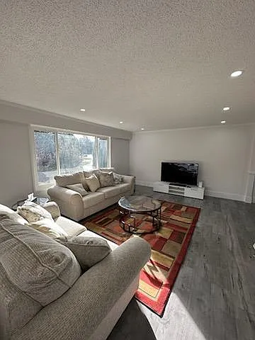 3 bed, 2.0 bath, $2,500 — Photo 4