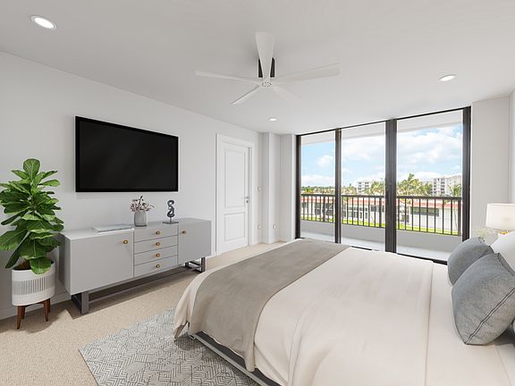 4th image of 2318 Gulf Shore Blvd N