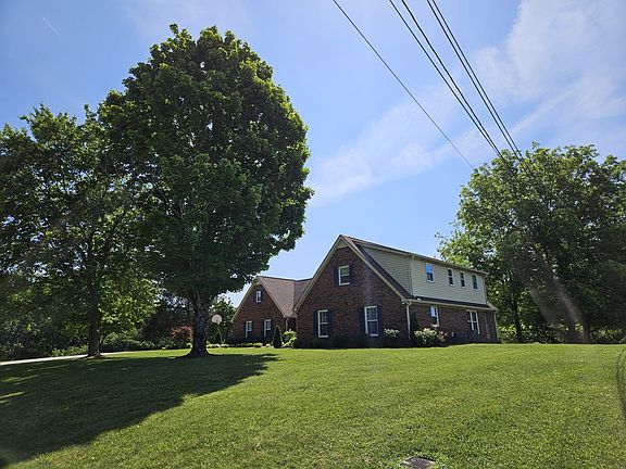 3rd image of 437 Nob Hill Dr N