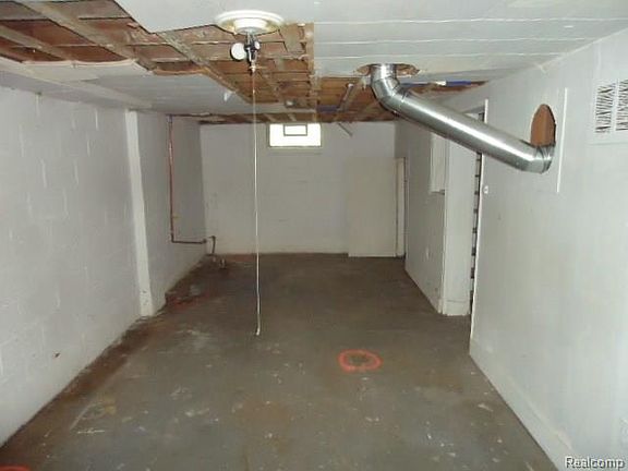 3rd image of 21444 Margareta St