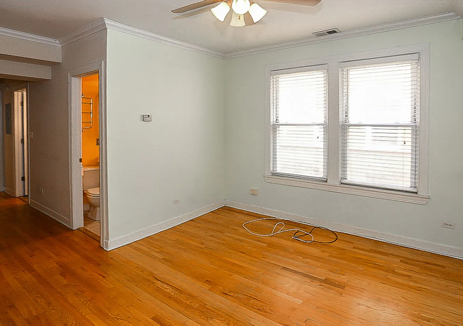 2 bed, 900 sqft, $3,495 — Photo 4