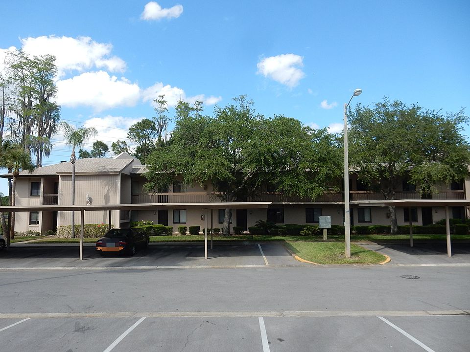 1st image of 106 Woodlands Ct