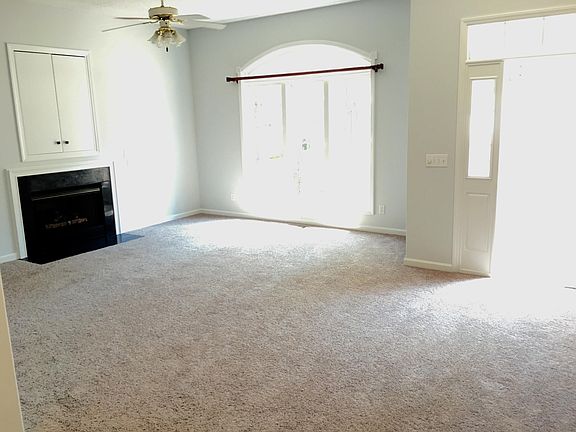 3rd image of 330 Sandhill Circle