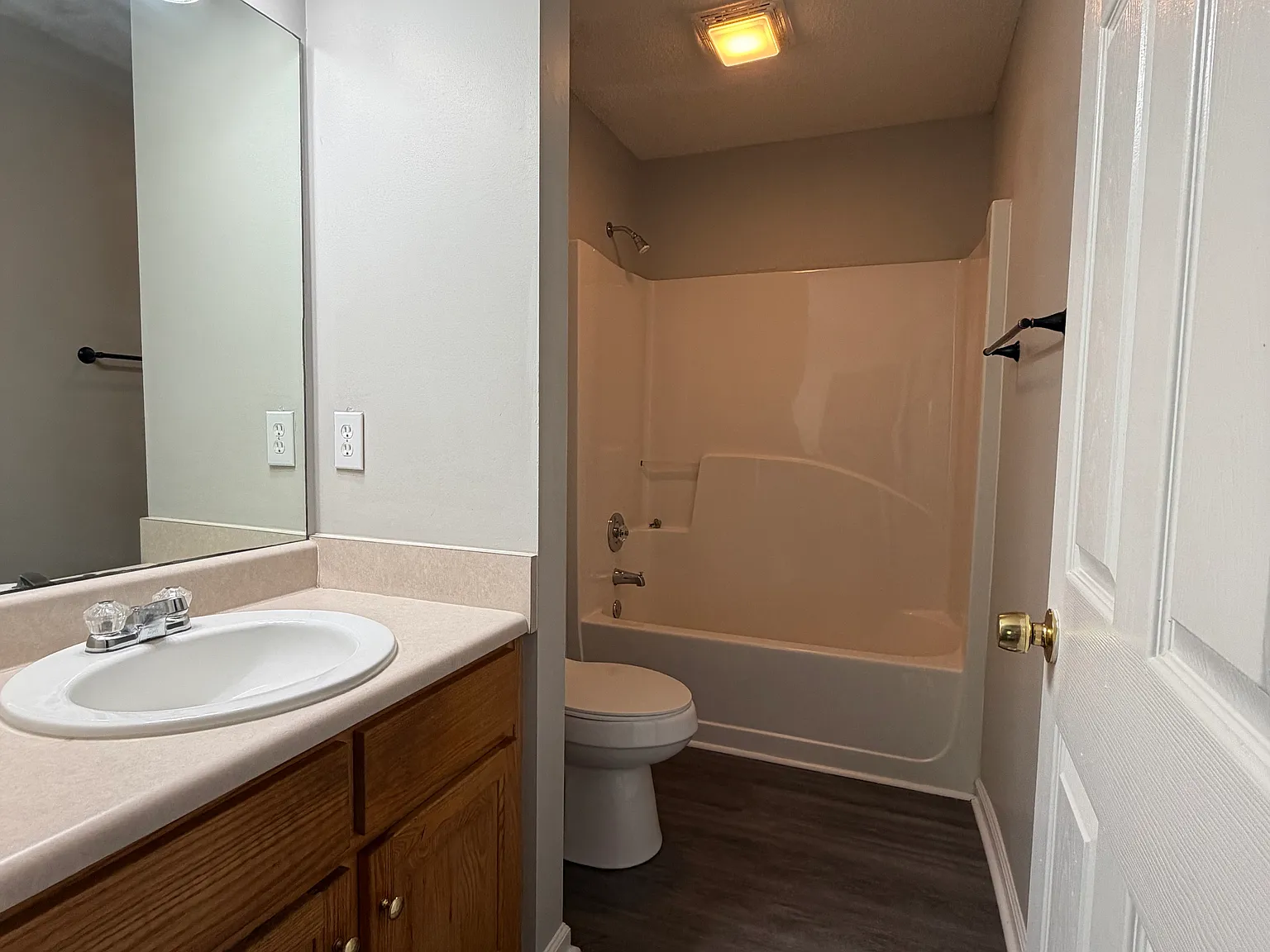 3 bed, $1,995 — Photo 4