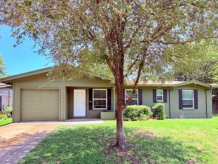 8701 Parkfield Dr — Photo 1