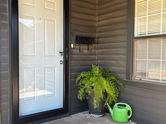 5th image of 1208 N Ross Ave #A