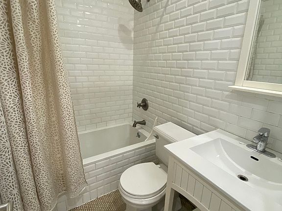 4th image of 1074 Bergen St #2