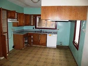 4th image of 1107 E Cox Ave