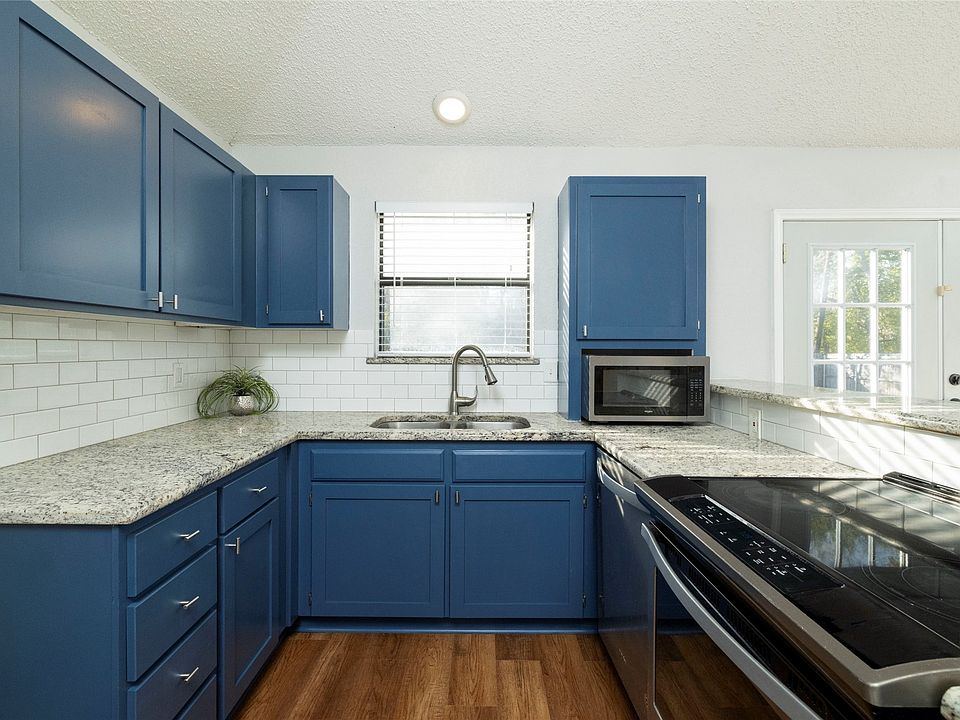 1st image of 418 Betsy Ross Dr