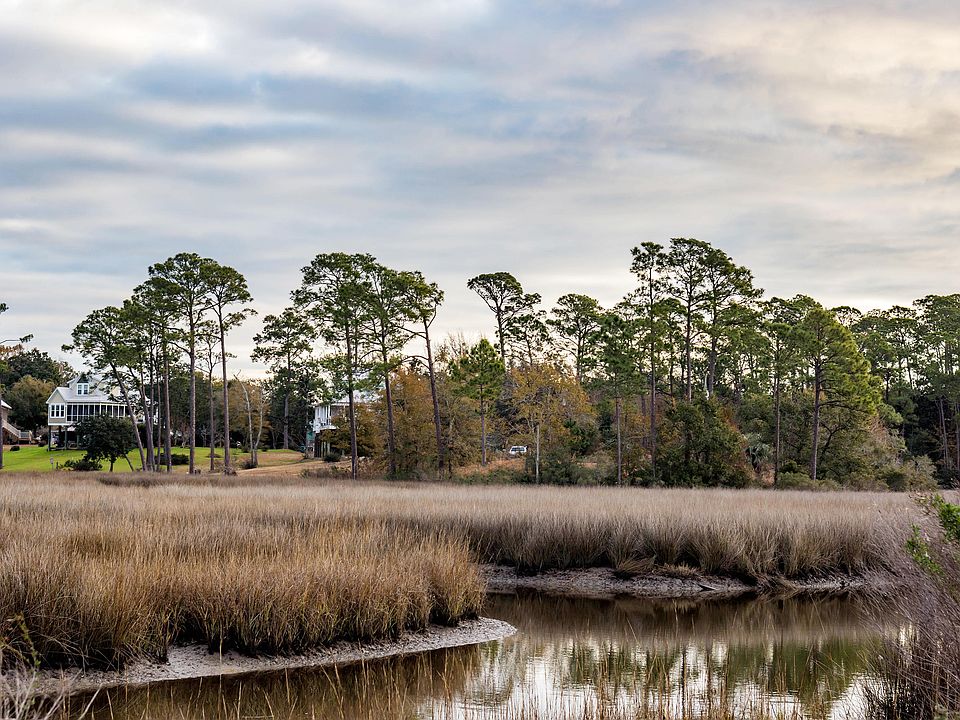 2nd image of 4 Gulfview Dr