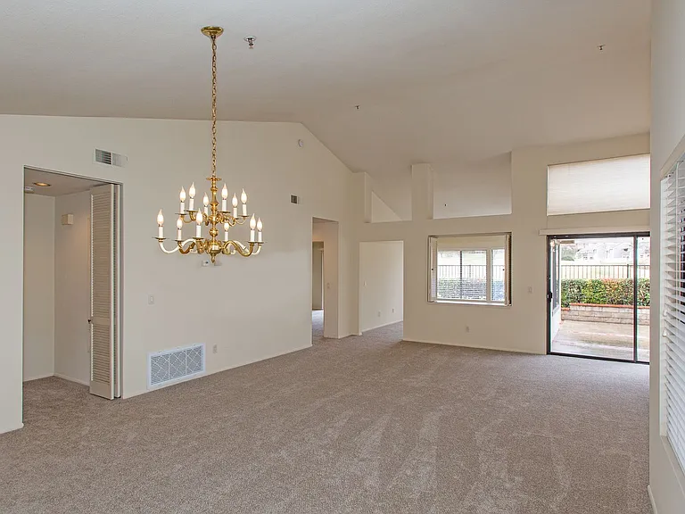 1955 Spyglass Cir — Photo 4