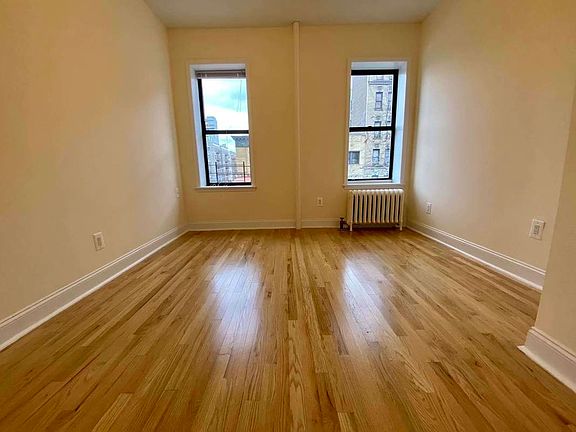 4th image of 552 W 185th St #20