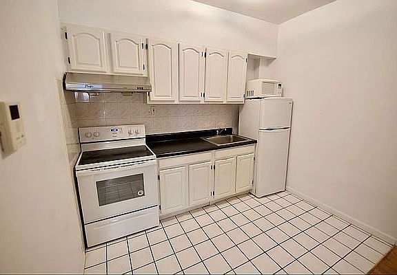 4th image of 36 Orchard St #2A