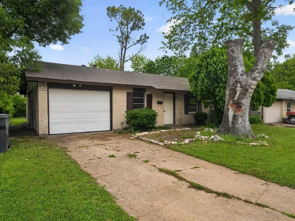 302 Independence Dr, Garland, TX 75043