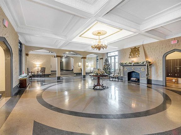 3rd image of 12 Hempstead Ave APT 1D