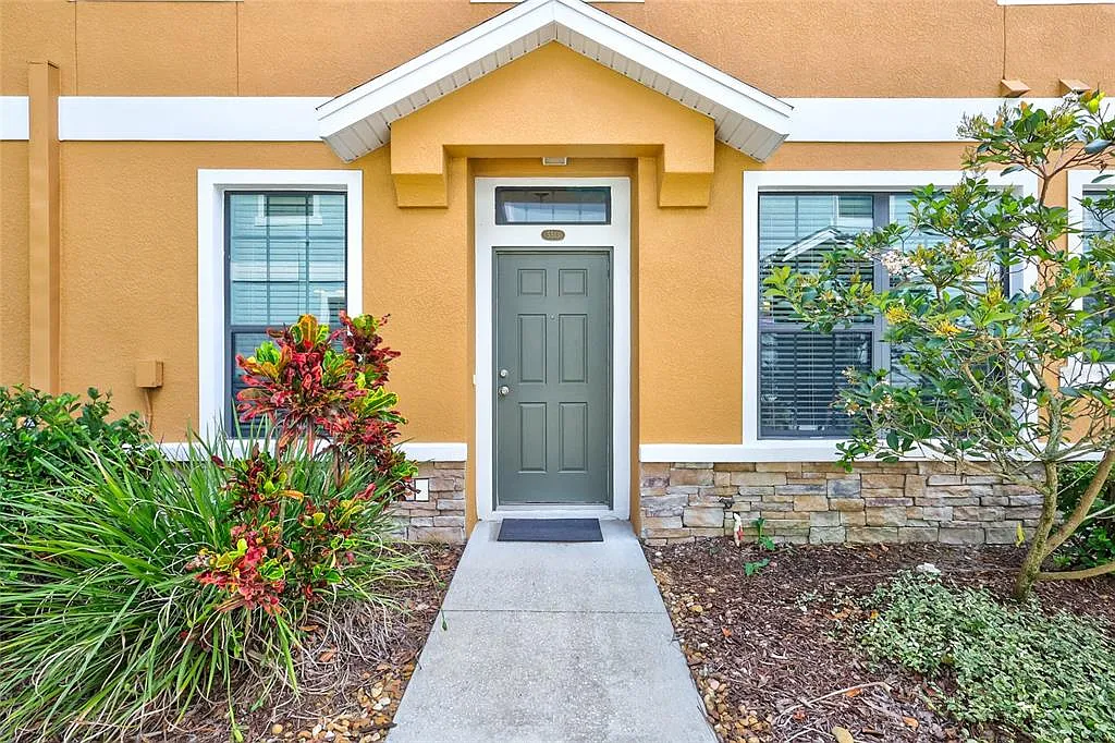 3 bed, 2.5 bath, 1760 sqft, $2,200 — Photo 4