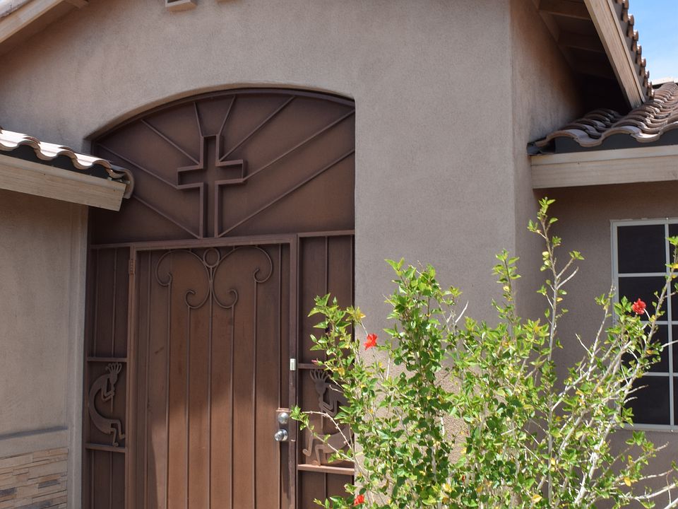 Security gate with doorbell