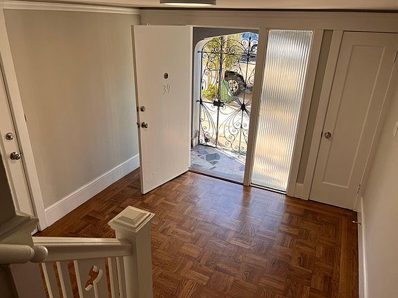2nd image of 39 Cordova St
