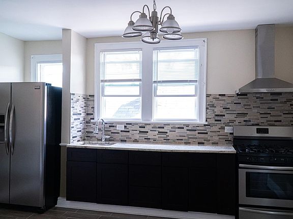 4th image of 7035 S Rockwell St #2